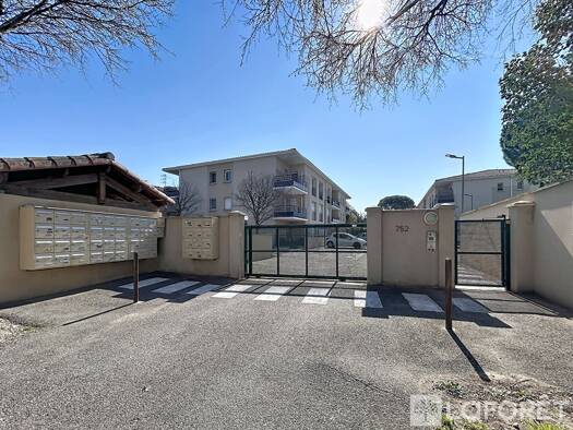 Appartement à louer 650 € 2 pièces 1 chambre 46 m² RDC/2 Bourdines Sorgues 84700