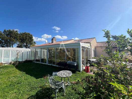 Maison de plain-pied à vendre 388 900 € 4 pièces 3 chambres 126 m² 715 m² de terrain Jard-sur-Mer 85520