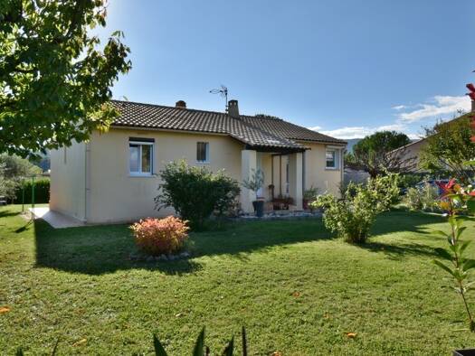 Maison de plain-pied à vendre 335 000 € 5 pièces 4 chambres 167 m² 1 267 m² de terrain Volonne 04290