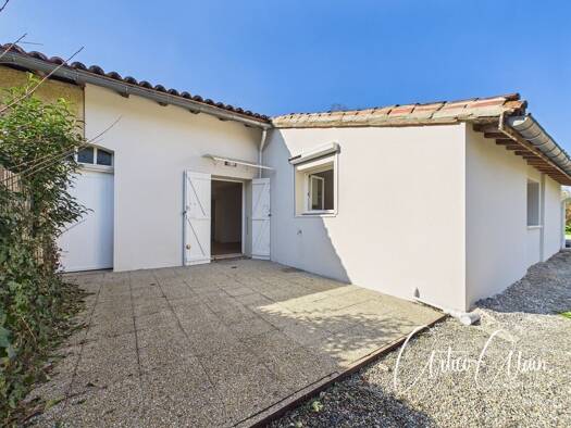 Appartement à vendre 236 500 € 3 pièces 2 chambres 52 m² RDC Labège 31670