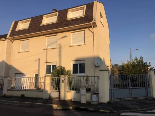 Appartement à vendre 244 400 € 2 pièces 1 chambre 42,67 m² RDC Centre Ville Houilles 78800