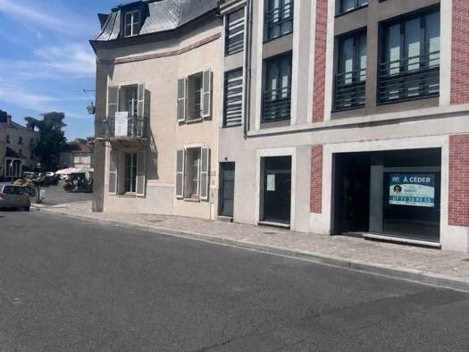 Boutique à vendre 132 000 € 358 m² de surface de vente Centre Ville Centre Fontainebleau 77300