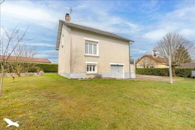 Maison à vendre 192 240 € 6 pièces 5 chambres 113 m² 1 441 m² de terrain Rochechouart 87600