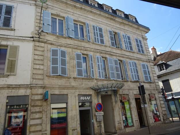 Local commercial à vendre 75 000 € Centre Ville Cosne-cours-sur-Loire 58200