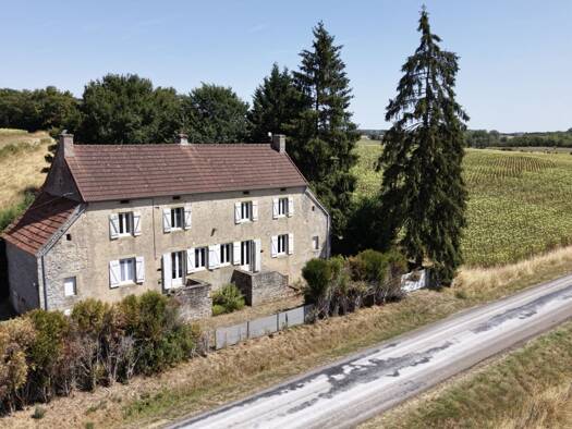 Maison à vendre 149 100 € 6 pièces 3 chambres 155 m² Ville-Langy 58270