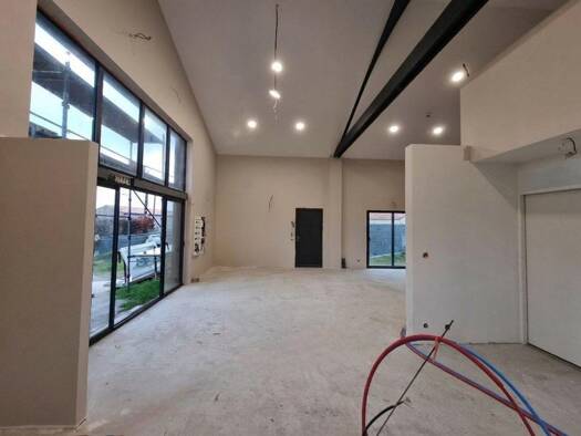 Maison à vendre 293 500 € 7 pièces 5 chambres 252 m² 771 m² de terrain Le Poiré-sur-Vie 85170