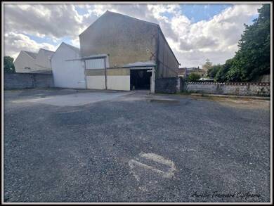 Espace bureau à vendre 215 000 € 508 m² de bureaux Sud Saint-Jean-d'Angély 17400