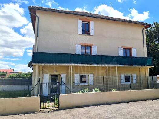 Appartement à vendre 139 000 € 3 pièces 2 chambres 73 m² Étage 1/2 La Côte-Saint-André 38260