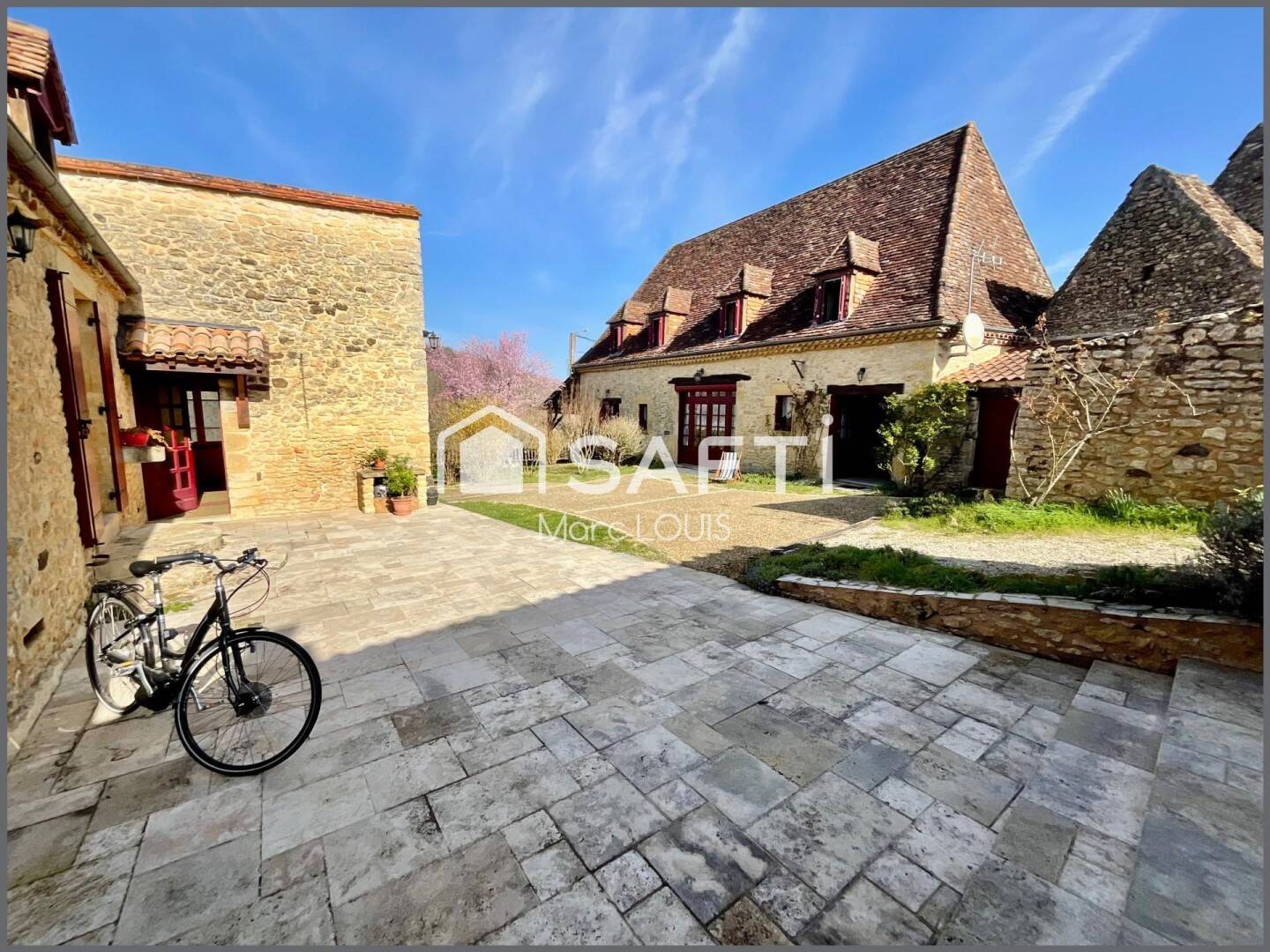 Maison à vendre, 300m², LE BUISSON DE CADOUIN