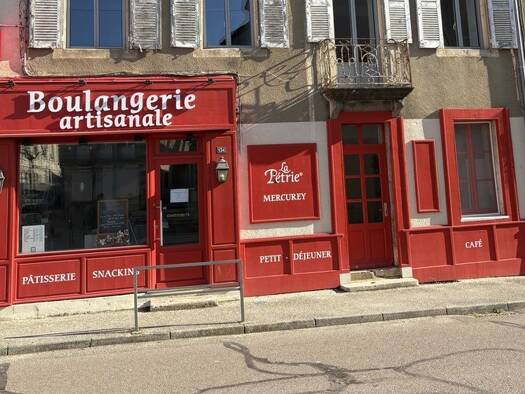 Local commercial à louer 800 € 85 m² de surface de vente Mercurey 71640