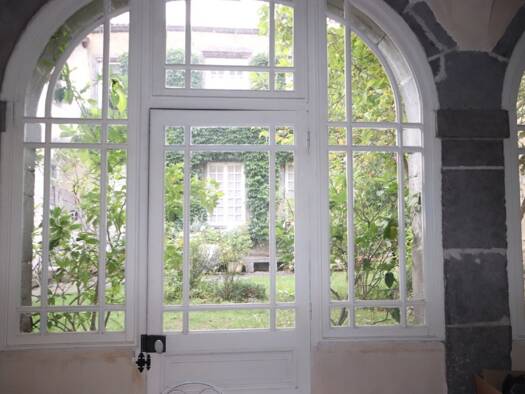 Maison à louer 1 750 € 8 pièces 5 chambres 300 m² 200 m² de terrain Centre Riom 63200