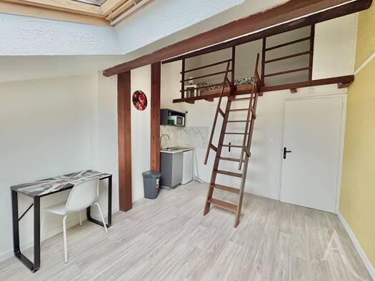 Appartement à louer 590 € 1 pièce 14 m² Étage 3/3 Les îles Metz 57000