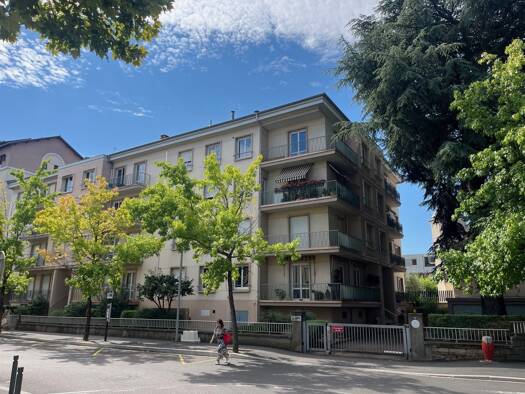 Appartement à vendre 269 000 € 5 pièces 3 chambres 115 m² 4ème étage Villefranche sur Saone 69400