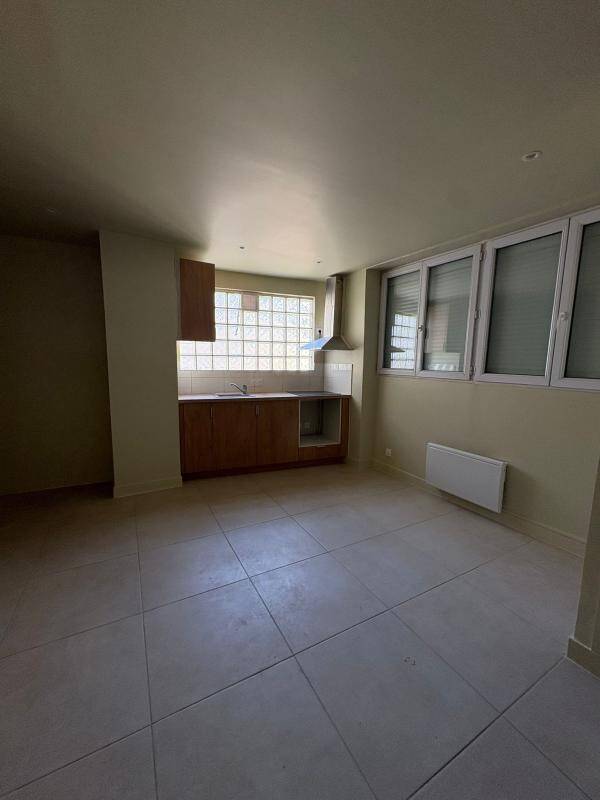 Maison à louer, 21m², AUBERVILLIERS