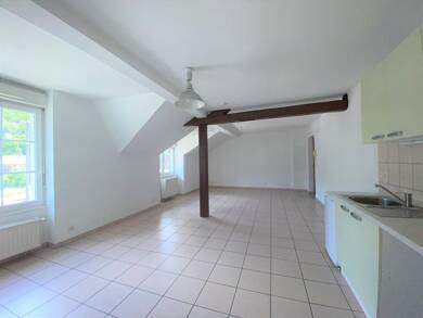 Appartement à louer 800 € 2 pièces 1 chambre 51 m² Étage 2/3 Saint Cergues 74140