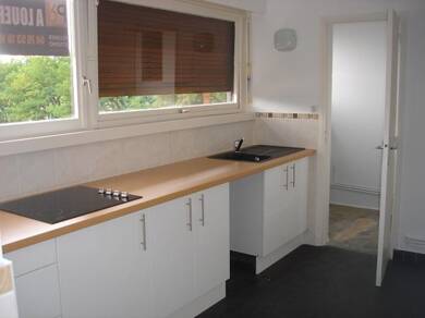 Appartement à louer 902 € 3 pièces 1 chambre 66,3 m² Étage 2/4 Maquis du Gresivaudan Sud La Tronche 38700