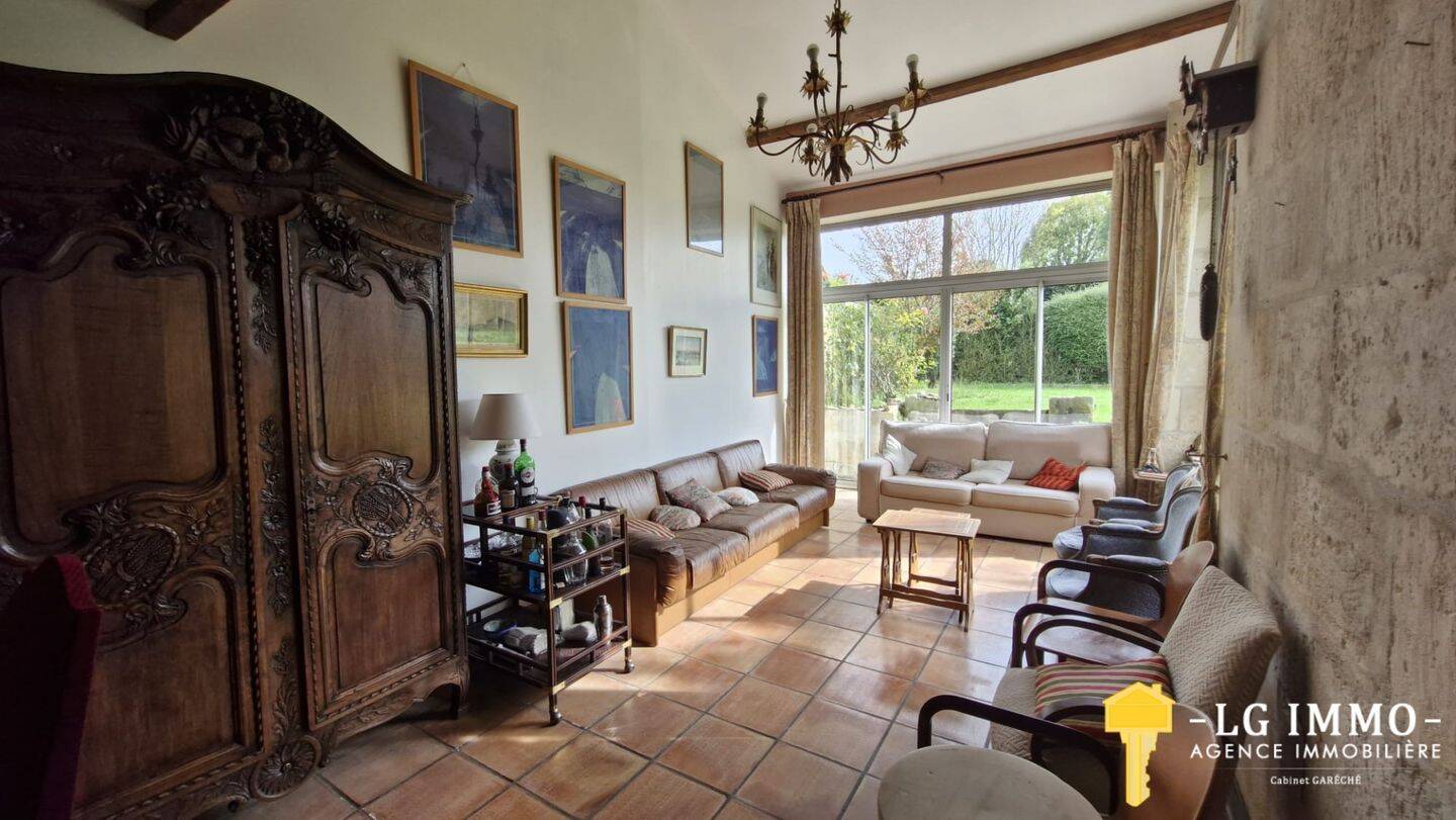 Maison à vendre, 325m², MORTAGNE SUR GIRONDE
