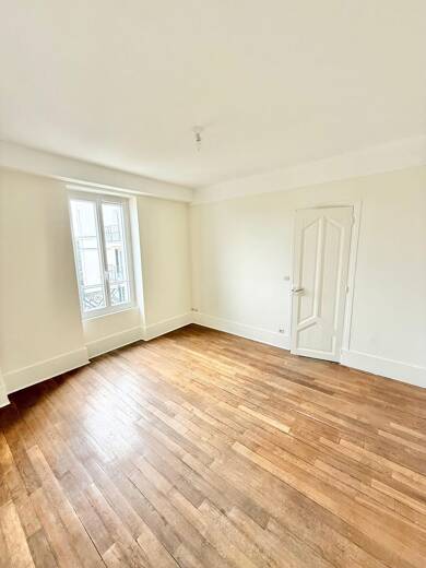 Appartement à louer 1 073 € 2 pièces 1 chambre 33 m² Dernier étage, Étage 3/3 Maisons-Alfort 94700