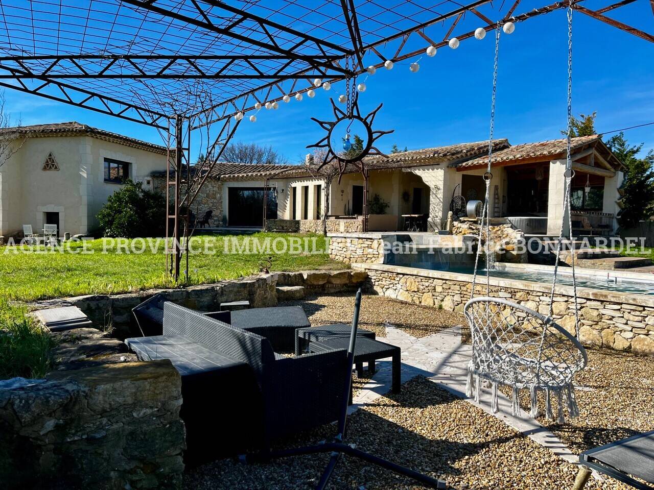 Maison à vendre, 217m², SAINTE CECILE LES VIGNES