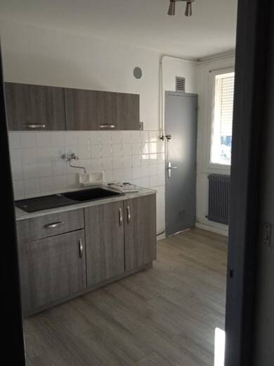 Appartement à louer 700 € 3 pièces 2 chambres 65 m² Maljournal-Hlm Saint Hermantaire Draguignan 83300