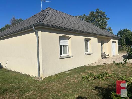 Maison de plain-pied à vendre 223 000 € 5 pièces 3 chambres 92 m² 916 m² de terrain Lusigny-sur-Barse 10270