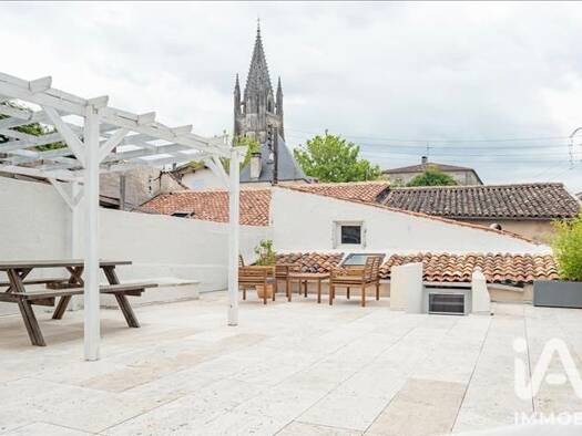 Maison à vendre 237 000 € 4 pièces 3 chambres 100 m² 252 m² de terrain Centre Saintes 17100