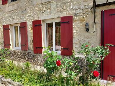 Appartement à louer 1 200 € 4 pièces 2 chambres 101 m² RDC Cambes 33880