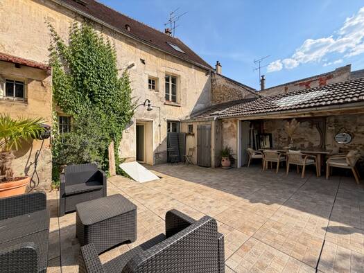 Maison à vendre 480 000 € 7 pièces 5 chambres 153 m² 248 m² de terrain Leclerc-Centre Ouest Brie-Comte-Robert 77170