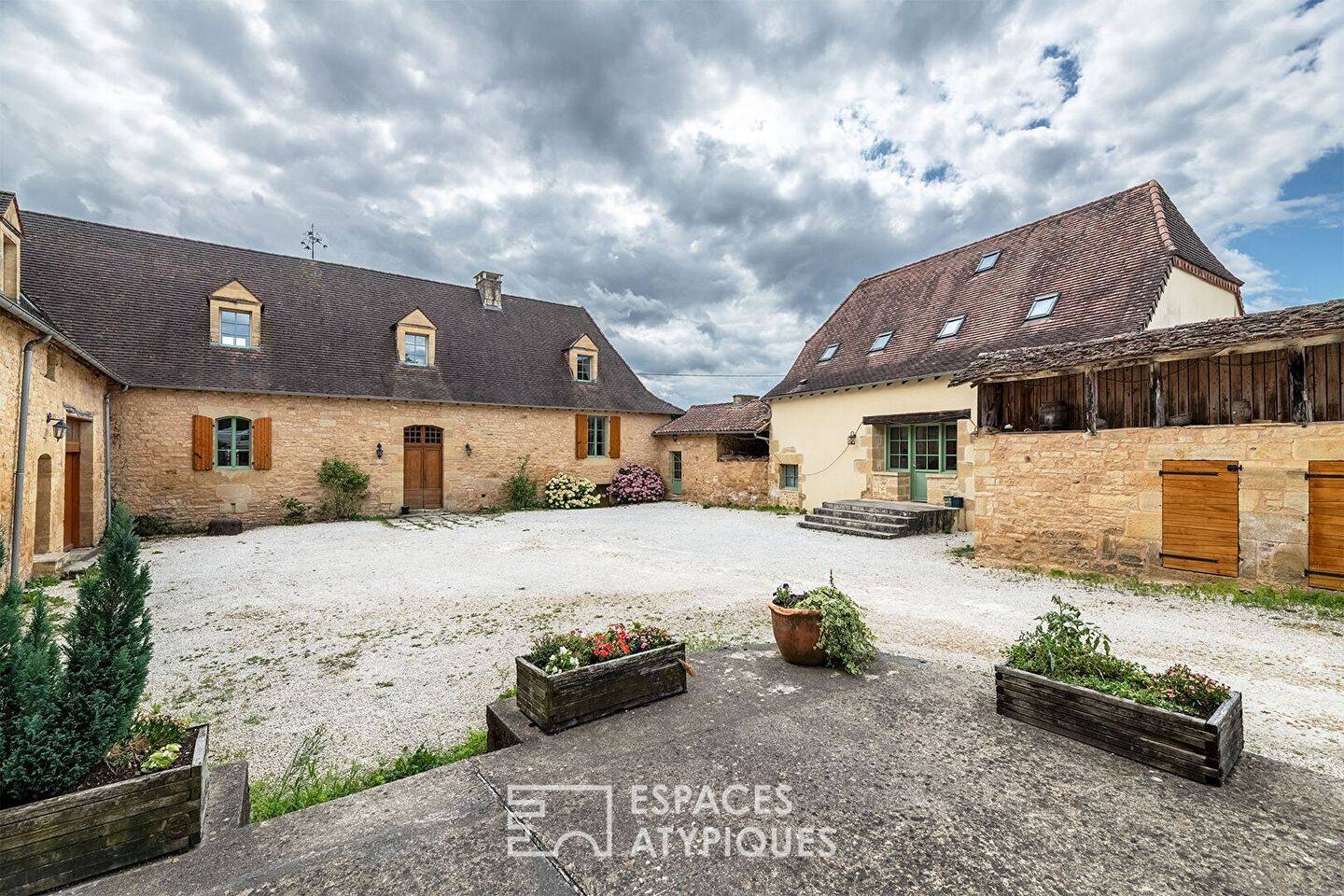 Maison à vendre, 730m², SAINT MEDARD D'EXCIDEUIL
