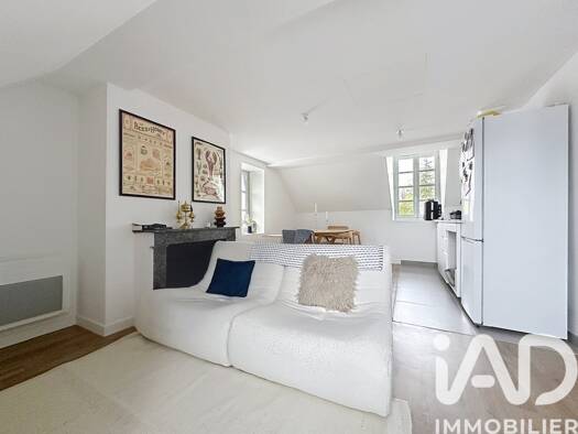 Appartement à louer 850 € 2 pièces 1 chambre 43 m² Étage 2/3 Rubelles 77950