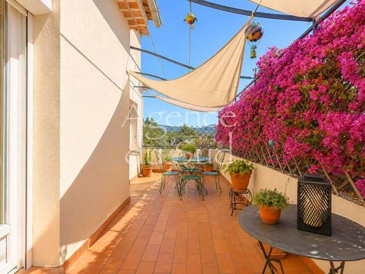 Appartement à vendre 449 000 € 5 pièces 4 chambres 107 m² 1er étage Nord La Ciotat 13600