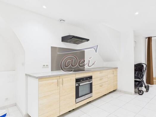 Immeuble à vendre 180 000 € 133 m² Rians 83560