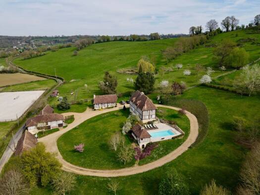 Maison à vendre 1 155 000 € 6 pièces 4 chambres 213 m² 12 500 m² de terrain Saint-Pierre-en-Auge 14170