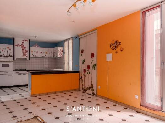 Appartement à vendre 76 500 € 5 pièces 4 chambres 88 m² RDC/1 Coopérative Agde 34300