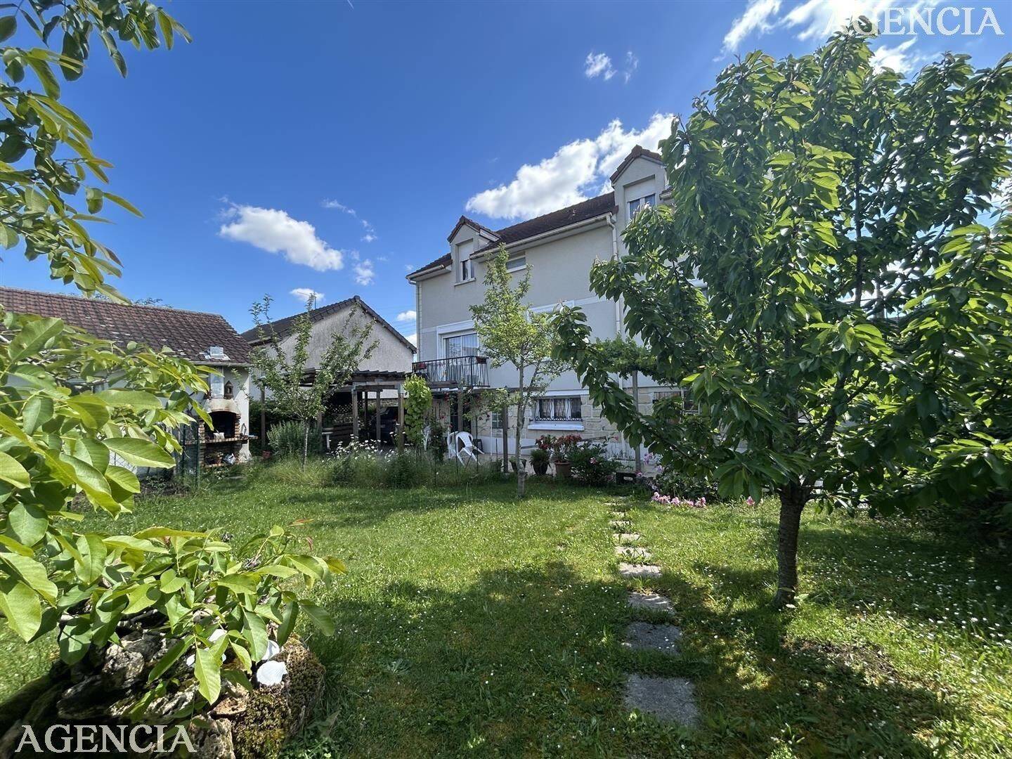 Maison à vendre, 150m², ROISSY EN BRIE