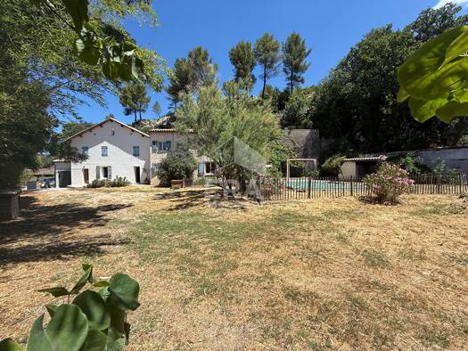 Maison à vendre 599 000 € 6 pièces 4 chambres 196 m² 3 228 m² de terrain Pont de l'Etoile Roquevaire 13360