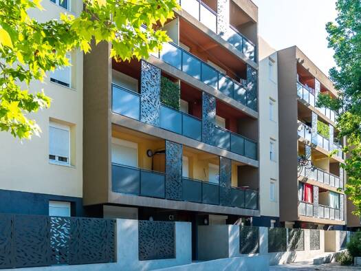 Appartement à louer 417 € 1 pièce 54 m² RDC Amandiers Carpentras 84200