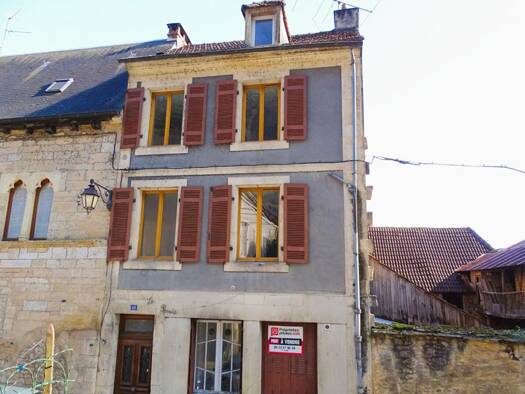 Maison à vendre 157 200 € 5 pièces 3 chambres 123 m² 308 m² de terrain Montignac-Lascaux 24290