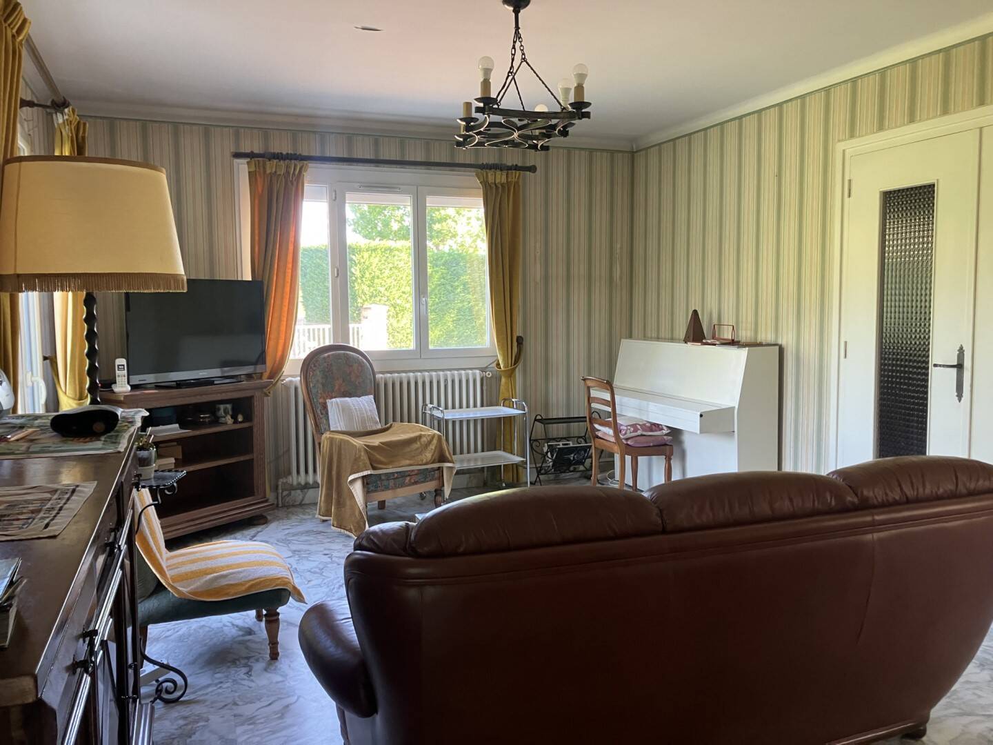 Maison à vendre, 167m², SAINT GENIS LES OLLIERES