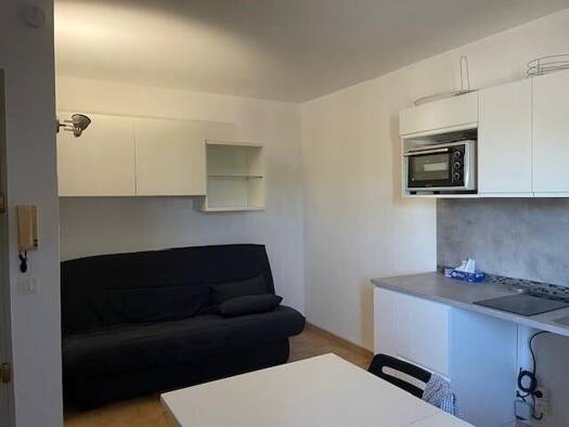 Appartement à louer 510 € 1 pièce 18,3 m² 1er étage dès le 16/04/2026 Campagne en. E-Figons-Surville-Plantiers Éguilles 13510