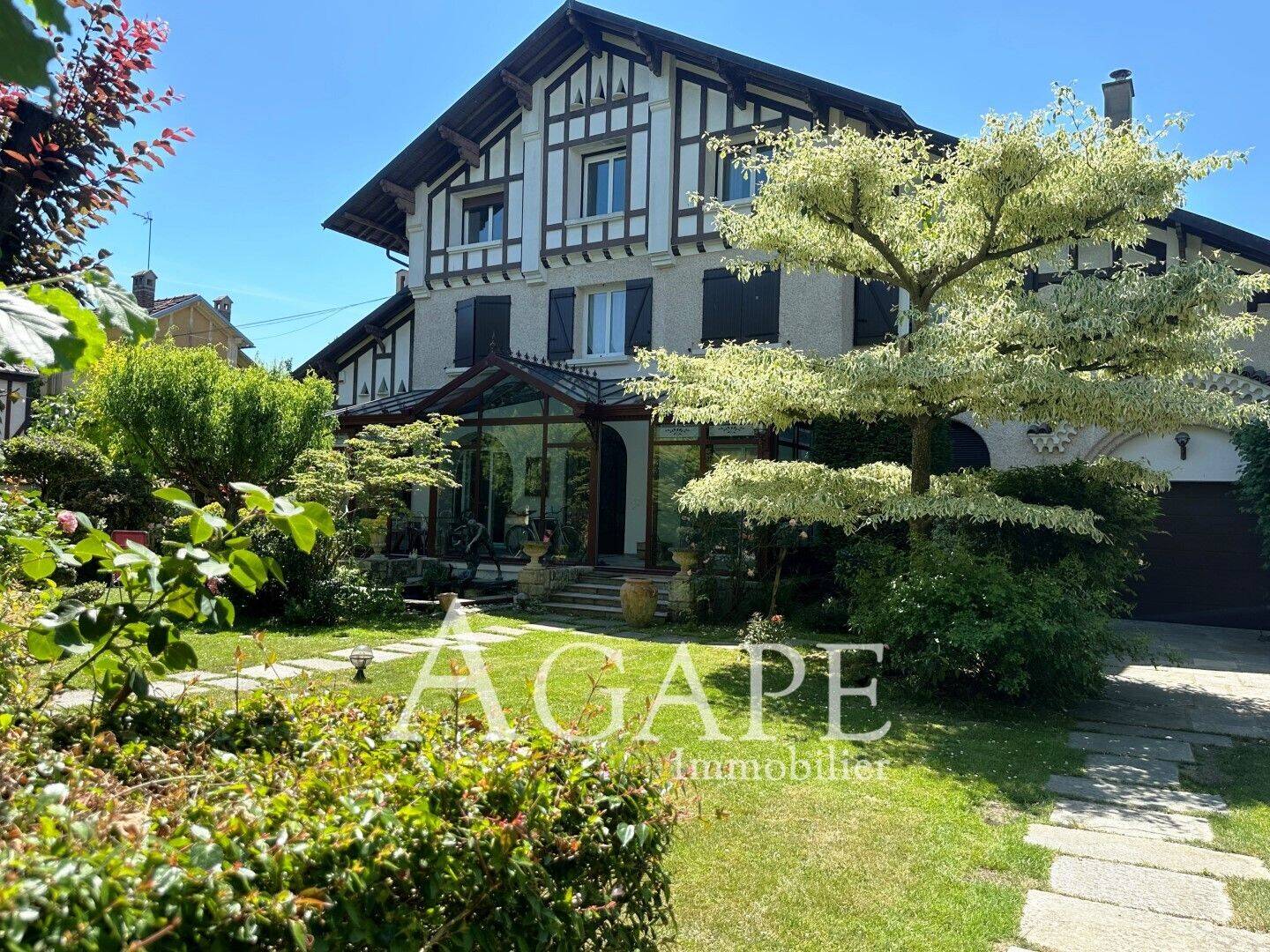 Maison à vendre, 225m², SAINT MAUR DES FOSSES