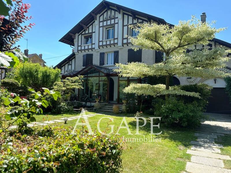 Maison à vendre, 225m², SAINT MAUR DES FOSSES