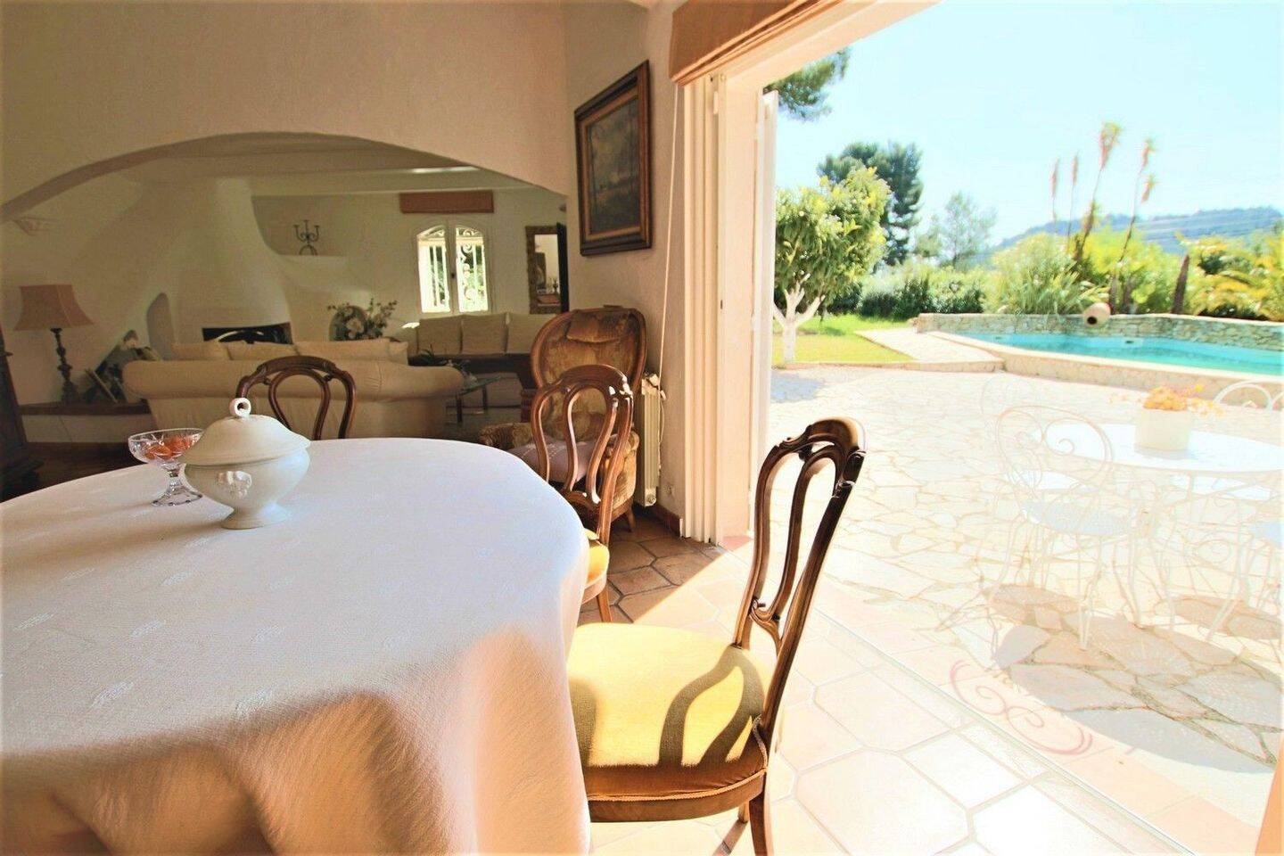 Maison à vendre, 257m², SOLLIES VILLE