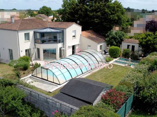 Maison à vendre 512 325 € 7 pièces 5 chambres 266 m² 1 137 m² de terrain Nord Est Lucon 85400