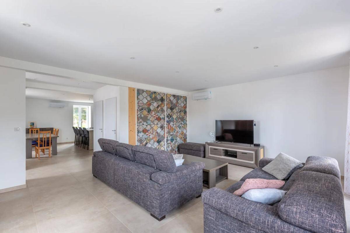 Maison à vendre, 190m², VAUX EN BEAUJOLAIS