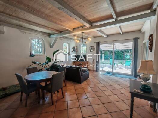 Maison de plain-pied à vendre 259 000 € 3 pièces 2 chambres 64 m² 614 m² de terrain Camps-la-Source 83170