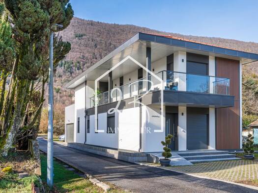 Villa à vendre 1 248 000 € 8 pièces 5 chambres 196,9 m² 986 m² de terrain Sevrier 74320