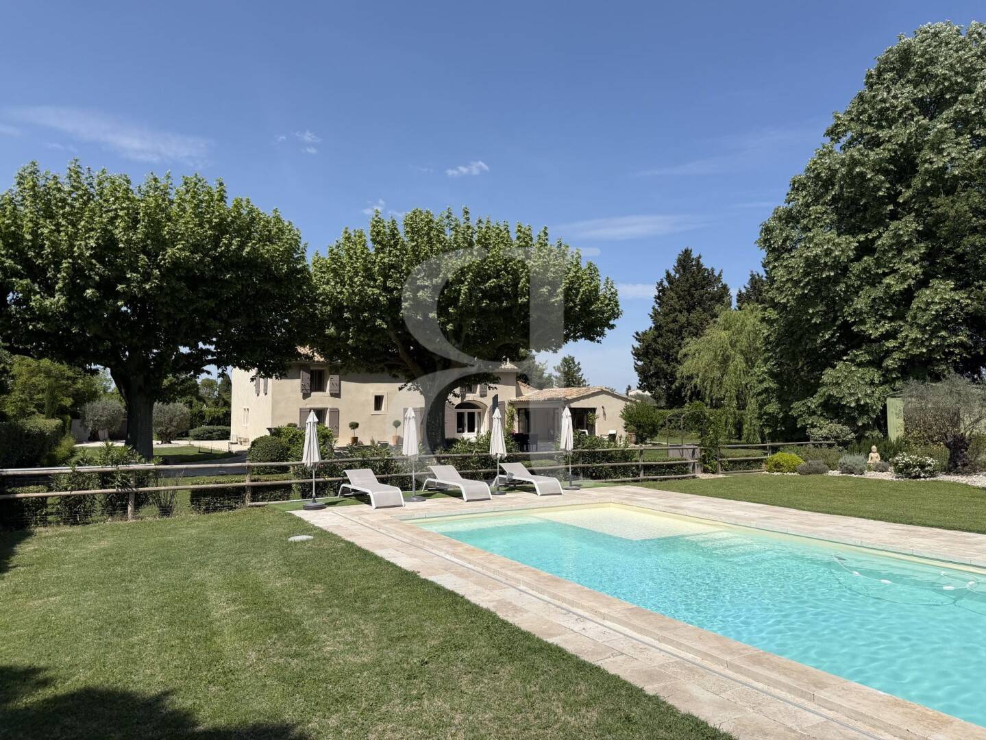 Maison à vendre, 222m², EYGALIERES