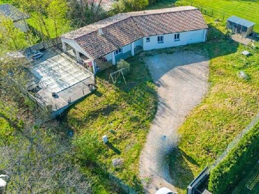 Maison à vendre 299 990 € 4 pièces 3 chambres 103 m² 1 355 m² de terrain Rieumes 31370