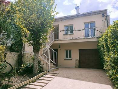 Maison à louer 3 300 € 5 pièces 4 chambres 165 m² 470 m² de terrain Fourqueux 78112